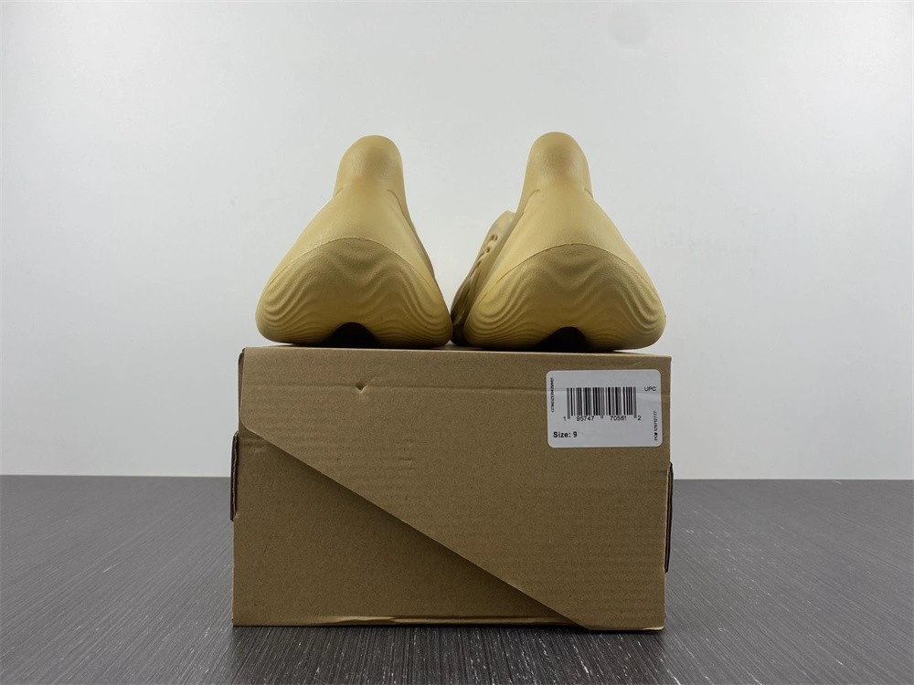 adidas Yeezy Foam RNR Desert Sand - GV6843