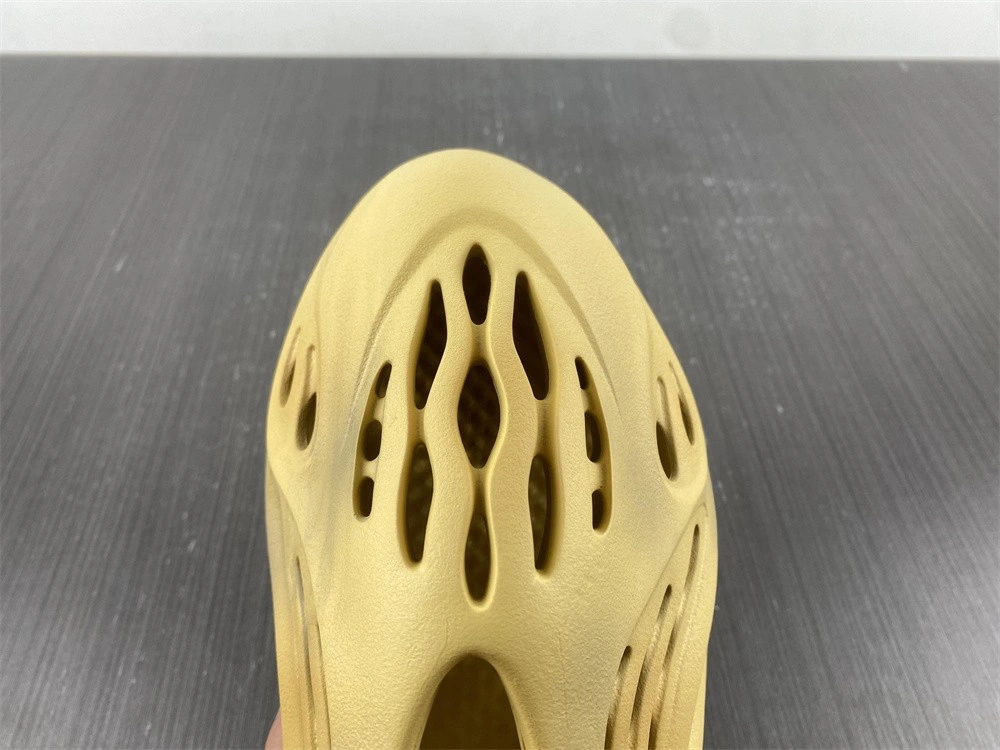 adidas Yeezy Foam RNR Desert Sand - GV6843