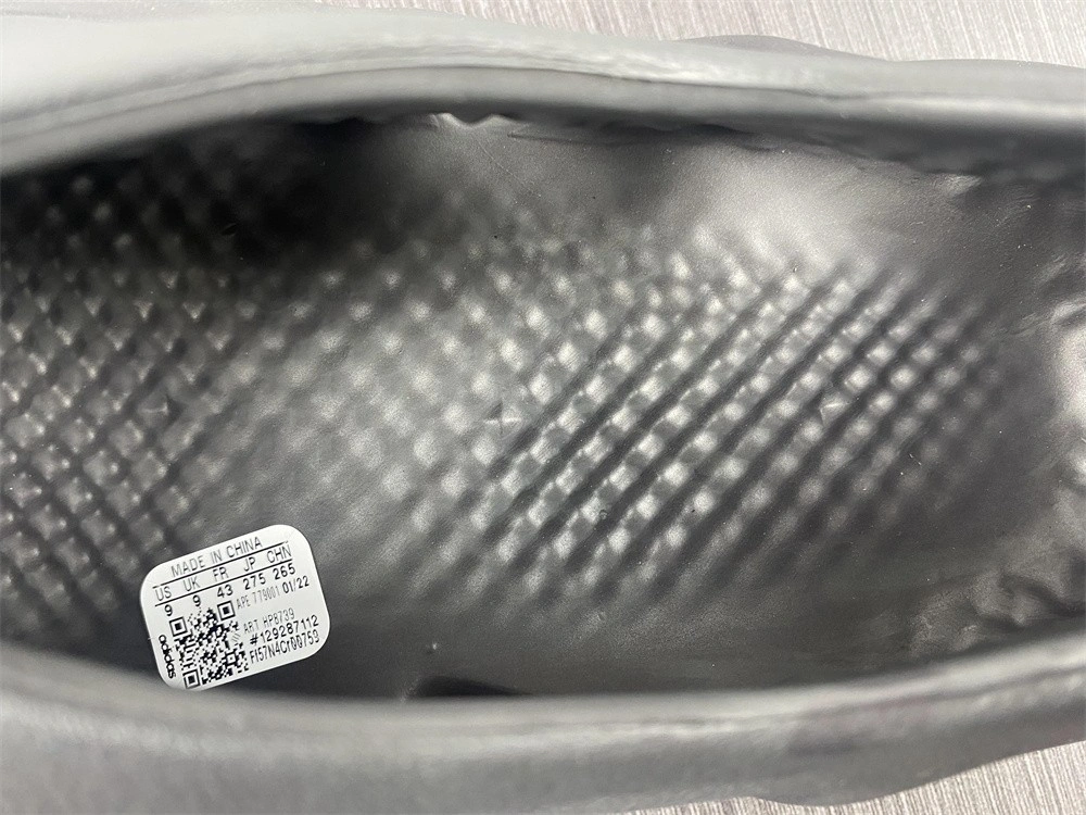adidas Yeezy Foam Runner Onyx HP8739