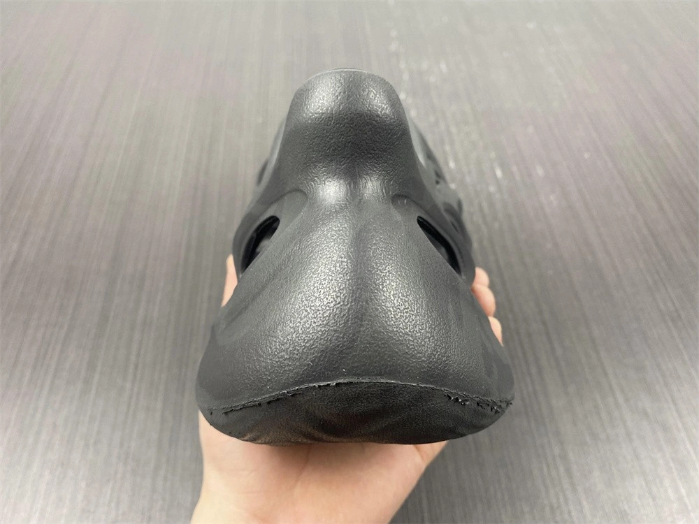 adidas Yeezy Foam Runner Onyx HP8739