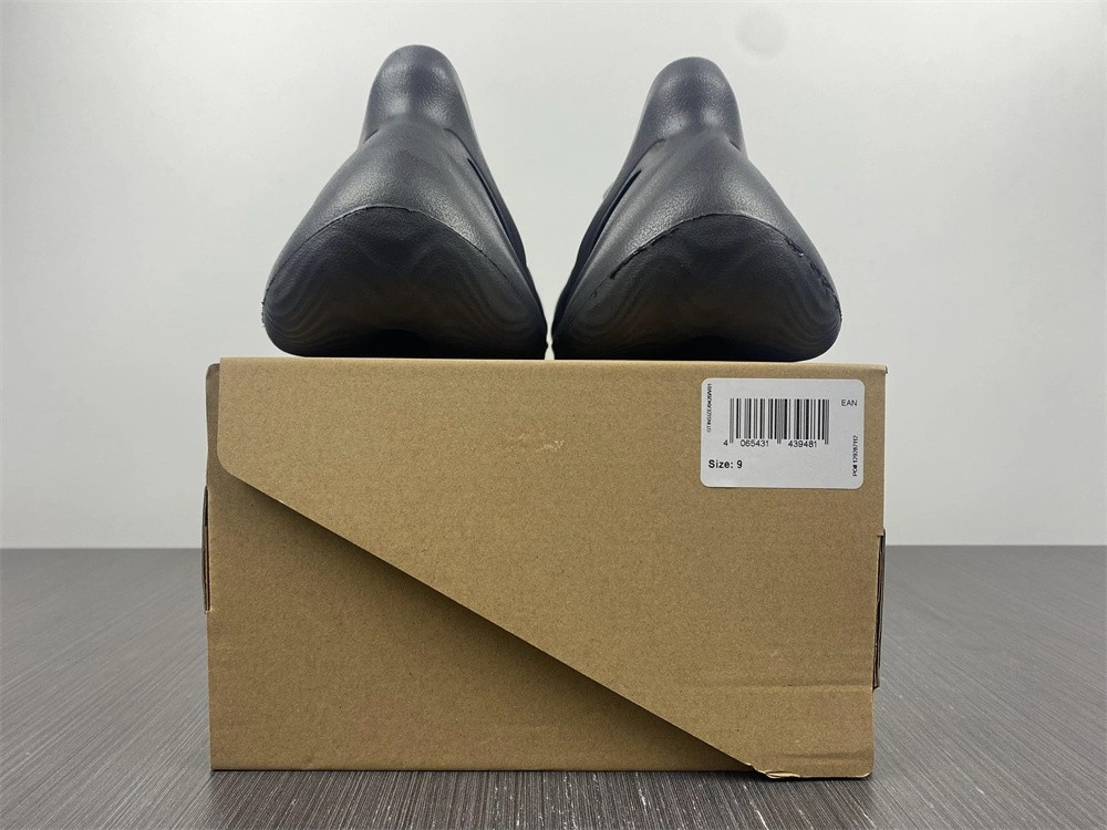 adidas Yeezy Foam Runner Onyx HP8739