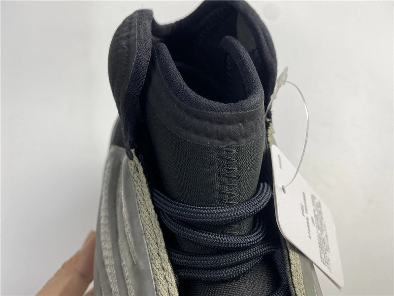 adidas Yeezy Quantum “Barium”  H68771