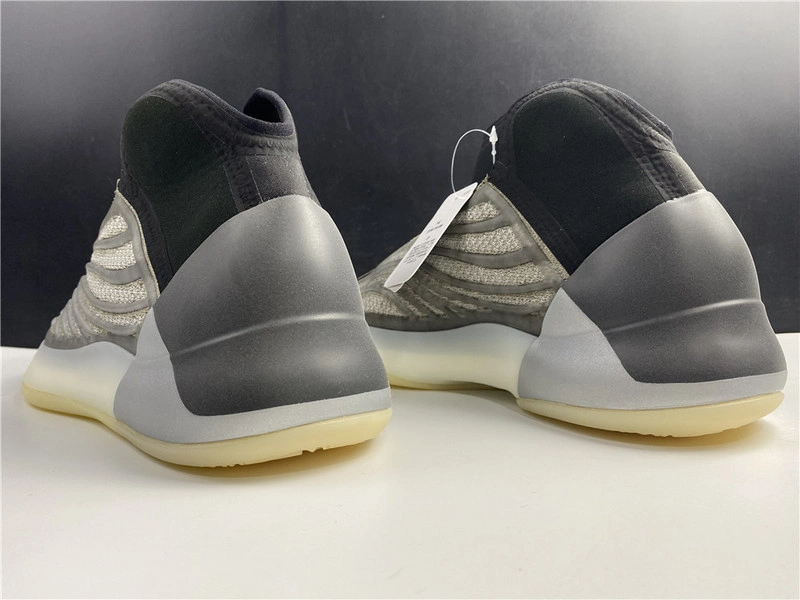 adidas Yeezy Quantum “Barium”  H68771