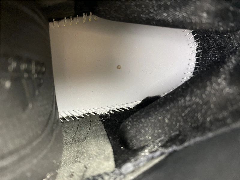 adidas Yeezy Quantum “Barium”  H68771