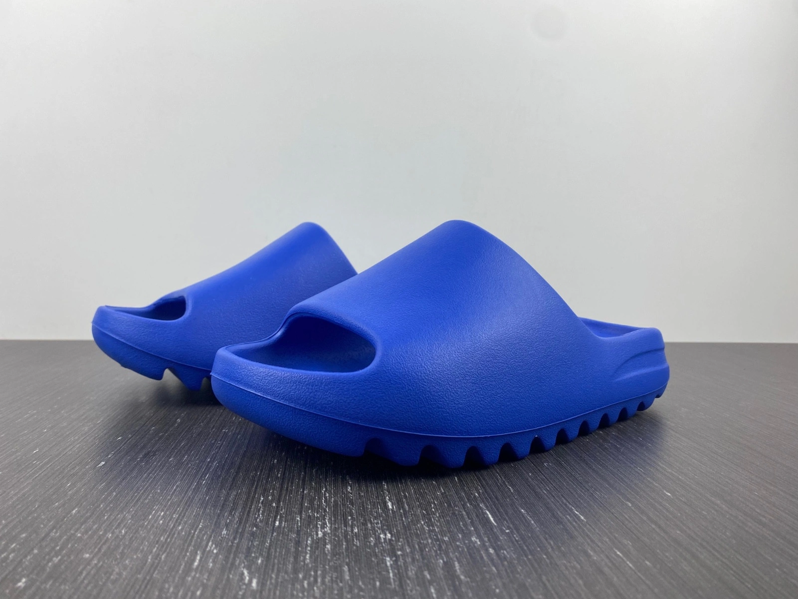 adidas Yeezy Slide “Azure” ID4133