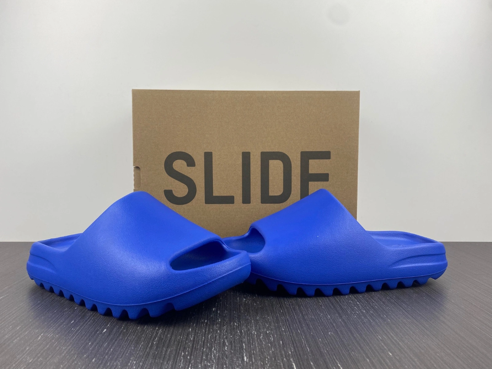 adidas Yeezy Slide “Azure” ID4133