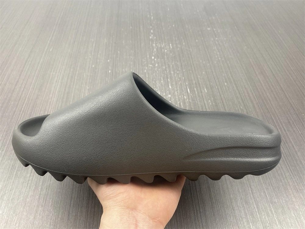 adidas Yeezy Slide Black Onyx HQ6448
