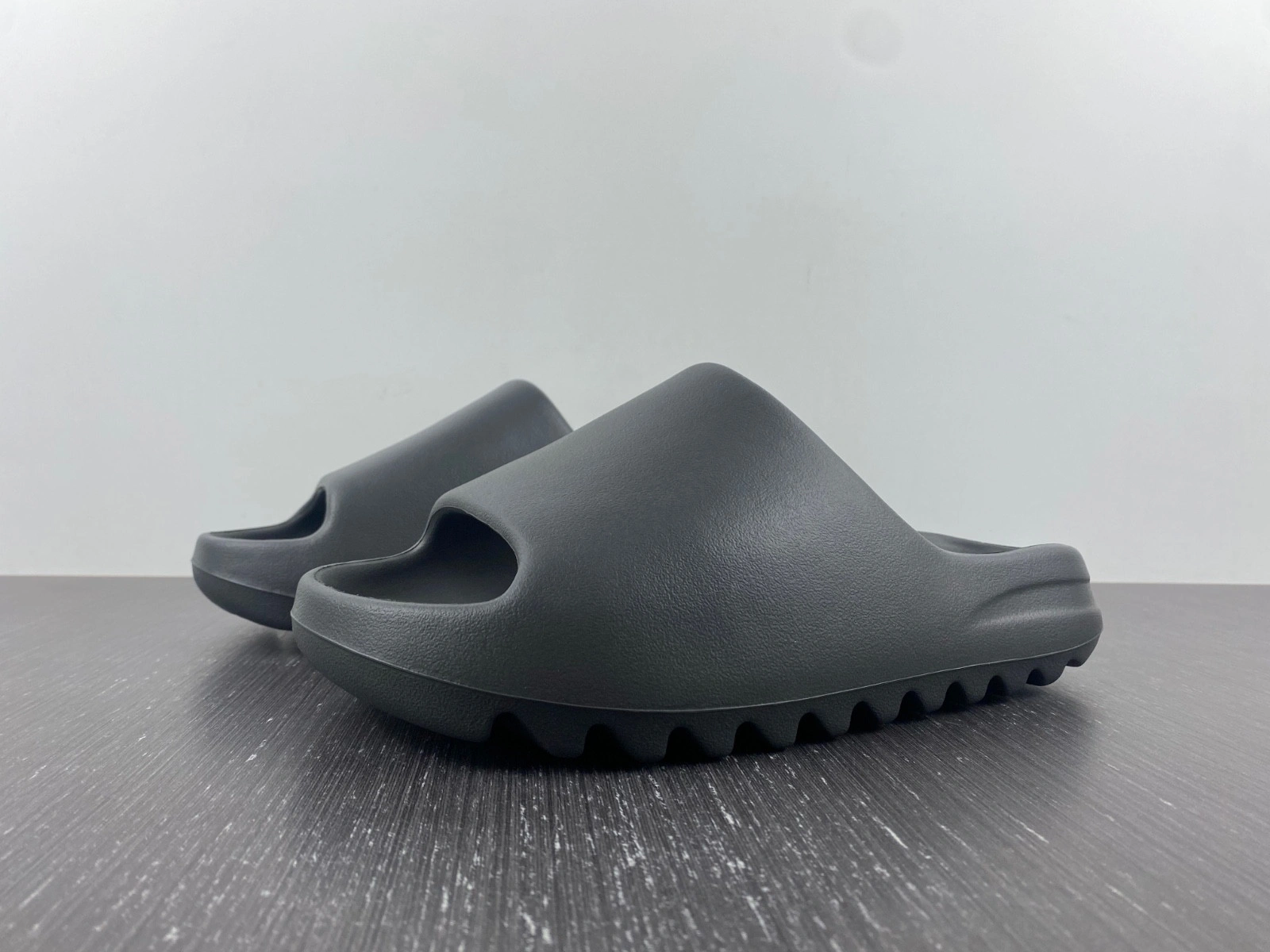 adidas Yeezy Slide Granite - ID4132