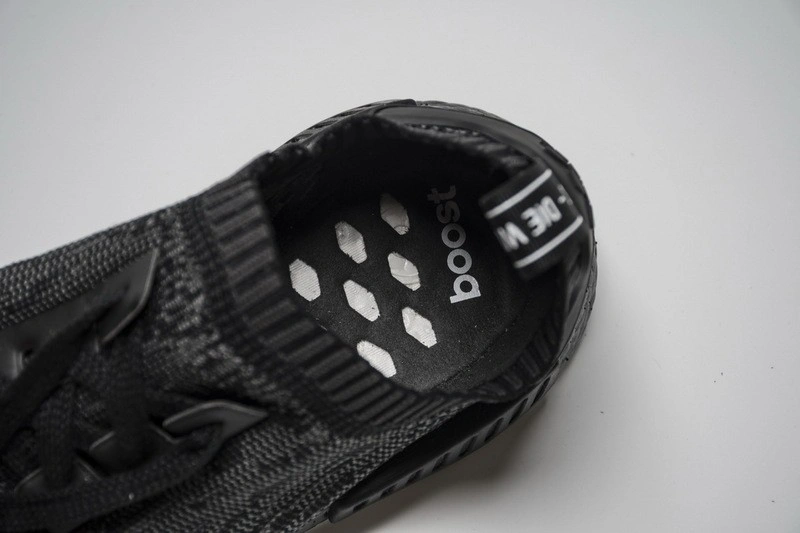 adidas nmd R1 Pitch Black  S80489