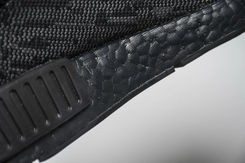 adidas nmd R1 Pitch Black  S80489