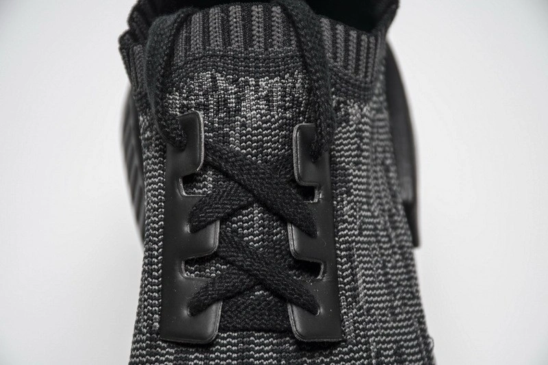 adidas nmd R1 Pitch Black  S80489