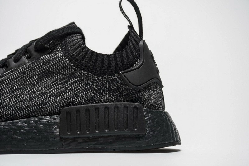 adidas nmd R1 Pitch Black  S80489