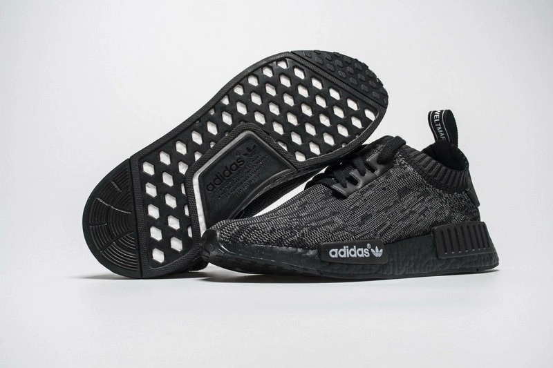 adidas nmd R1 Pitch Black  S80489