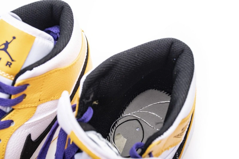 air Jordan 1 Mid SE Lakers  852542-700