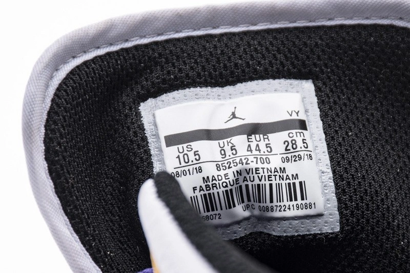air Jordan 1 Mid SE Lakers  852542-700