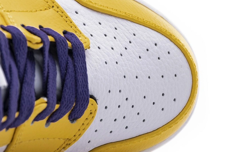 air Jordan 1 Mid SE Lakers  852542-700