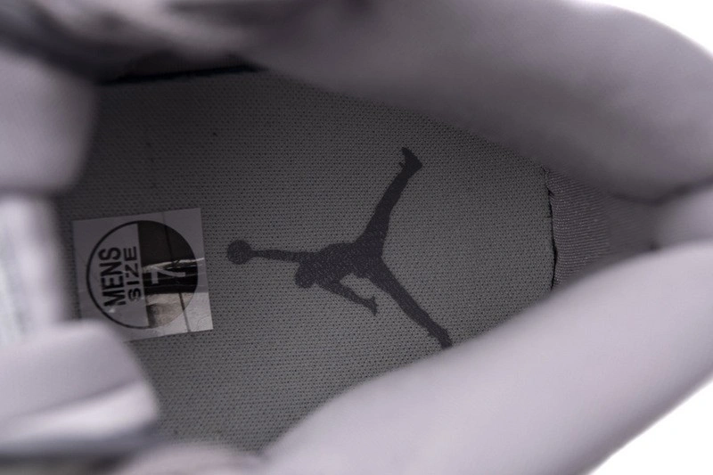 air Jordan 1 Retro High Pale Ivory (W)   AH7389-101
