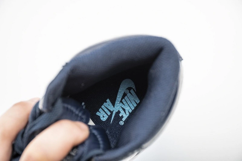 air Jordan 1 Retro High UNC Patent  CD0461-401