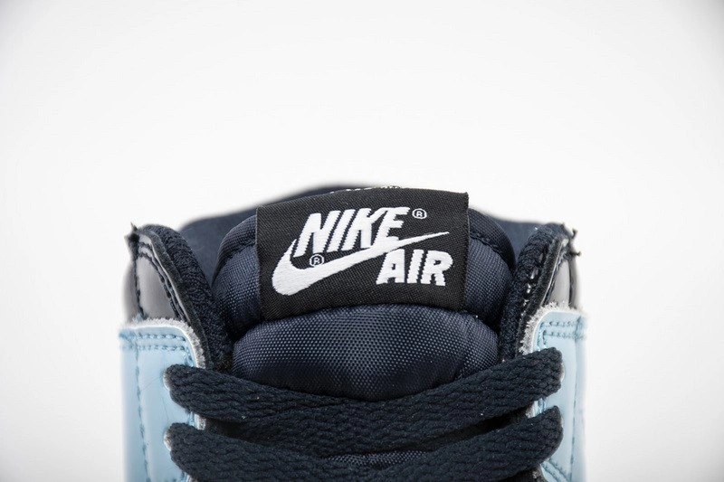 air Jordan 1 Retro High UNC Patent  CD0461-401