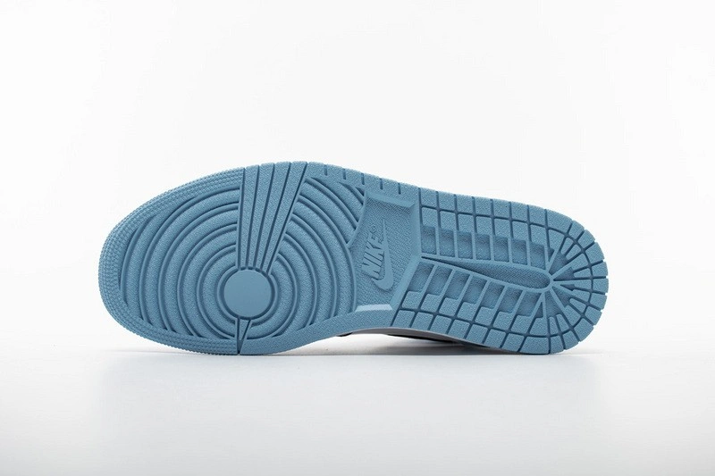 air Jordan 1 Retro High UNC Patent  CD0461-401