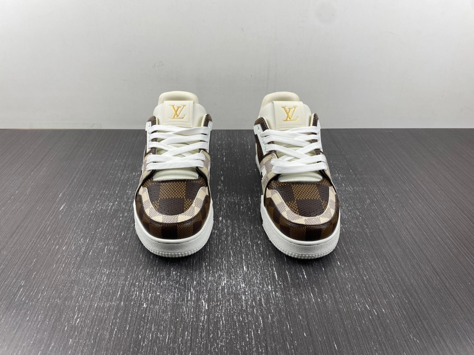 lWE sneakers