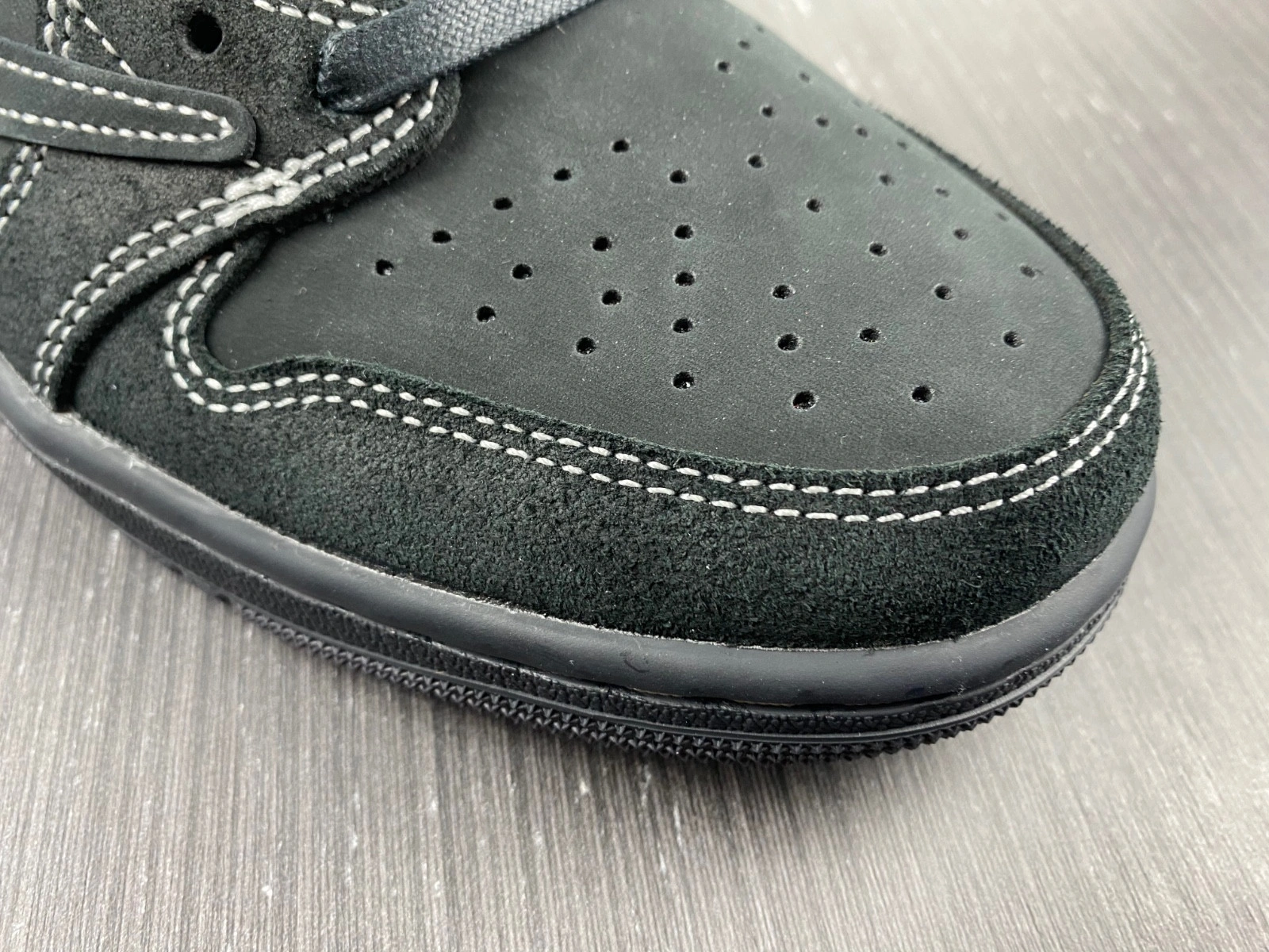 ravis Scott x Air Jordan 1 Low “Black Phantom”  DM7866-001