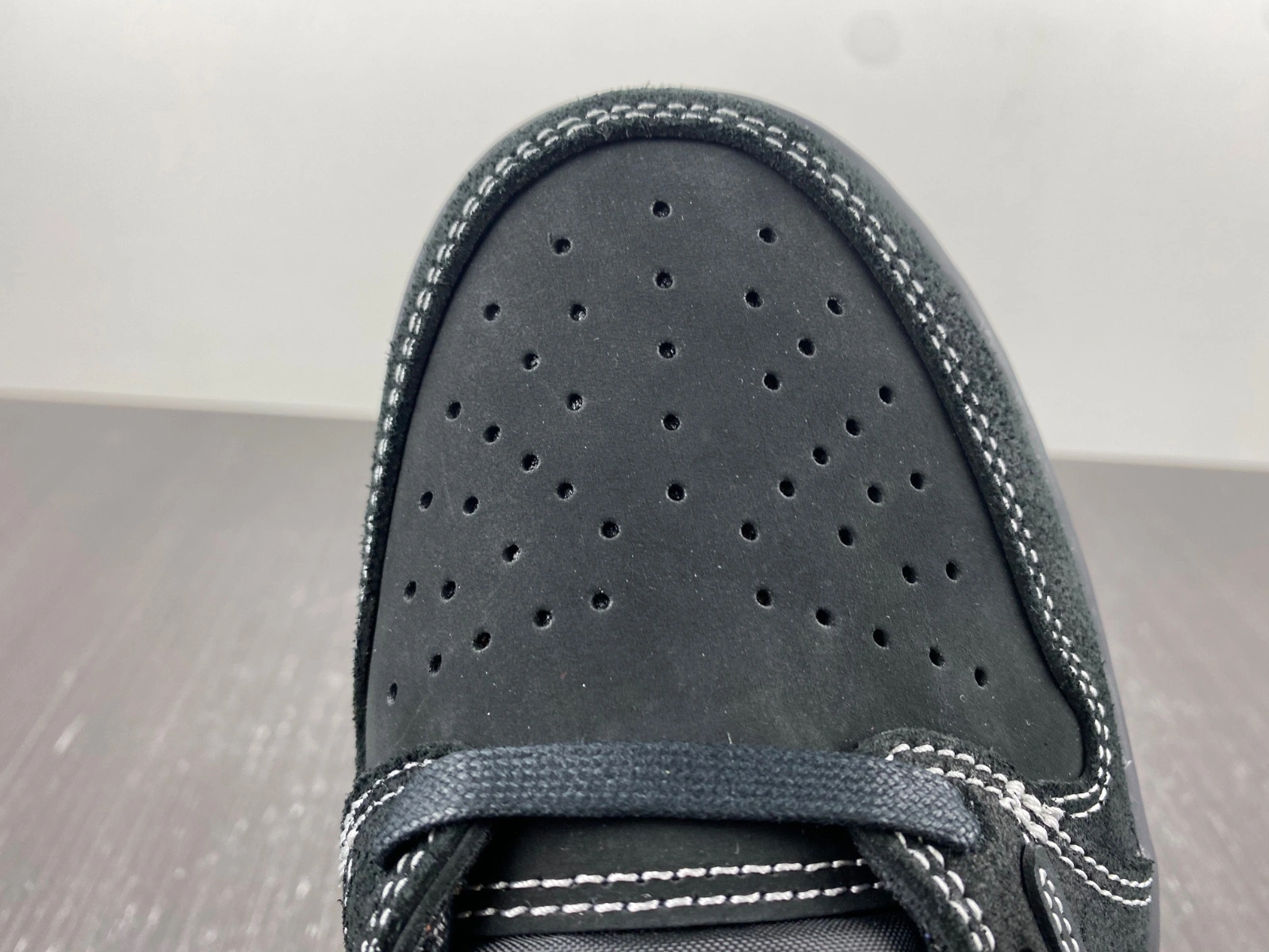 ravis Scott x Air Jordan 1 Low “Black Phantom”  DM7866-001