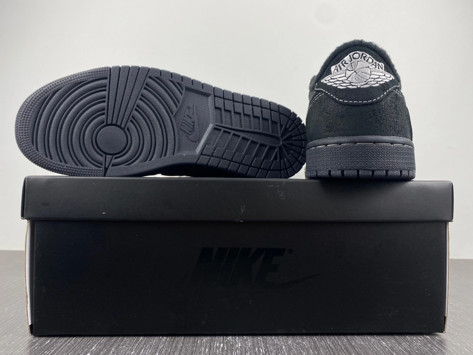 ravis Scott x Air Jordan 1 Low “Black Phantom”  DM7866-001