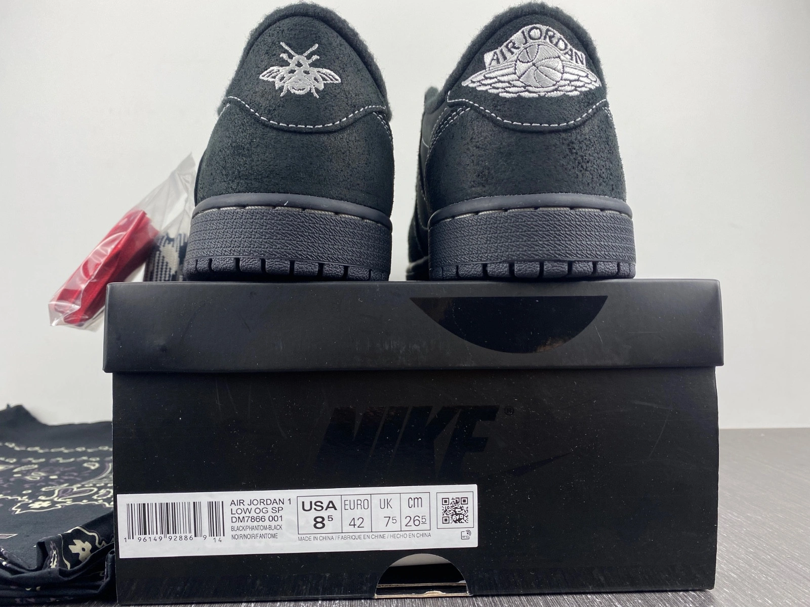 ravis Scott x Air Jordan 1 Low “Black Phantom”  DM7866-001