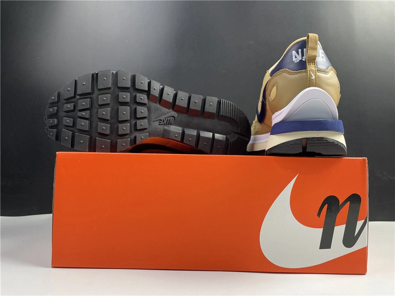 sacai x Nike VaporWaffle 3.0   DD1875-200