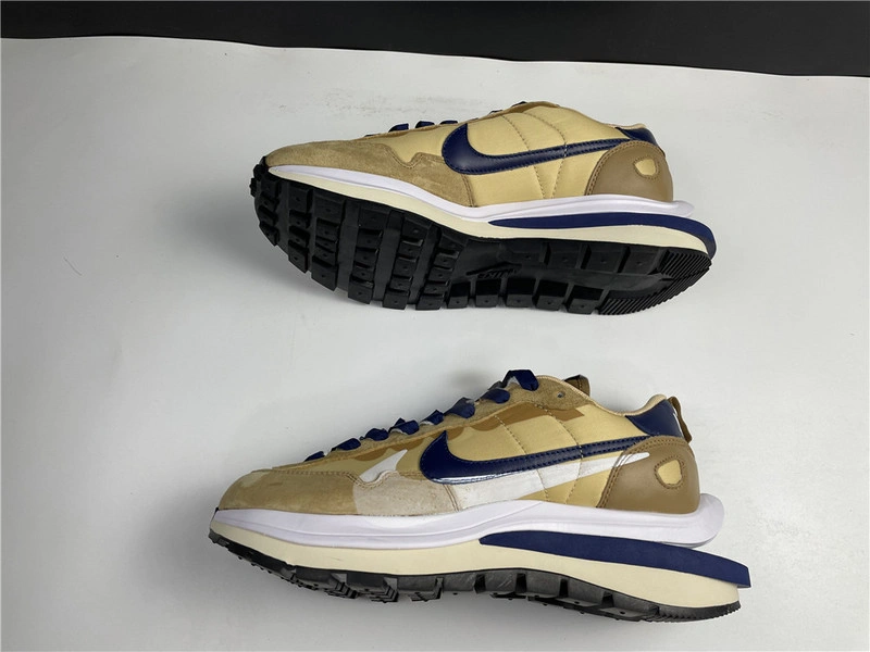 sacai x Nike VaporWaffle 3.0   DD1875-200