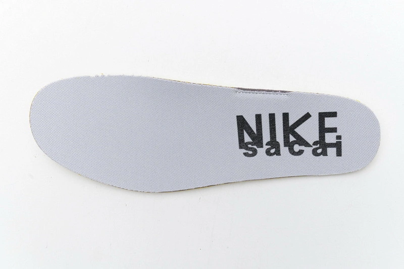 sacai x Nike VaporWaffle 3.0  CV1363-100