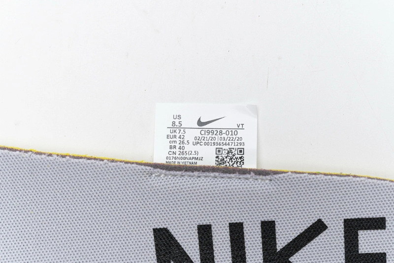 sacai x Nike VaporWaffle 3.0  CV1363-100