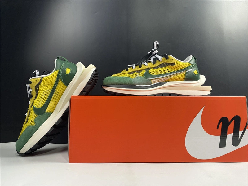 sacai x Nike VaporWaffle “Tour Yellow”  CV1363-700
