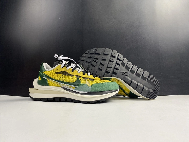 sacai x Nike VaporWaffle “Tour Yellow”  CV1363-700