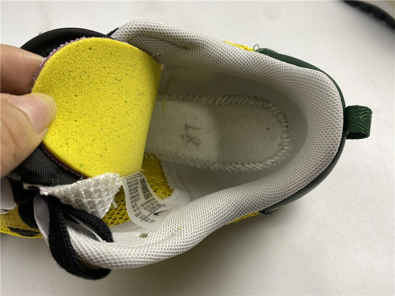 sacai x Nike VaporWaffle “Tour Yellow”  CV1363-700