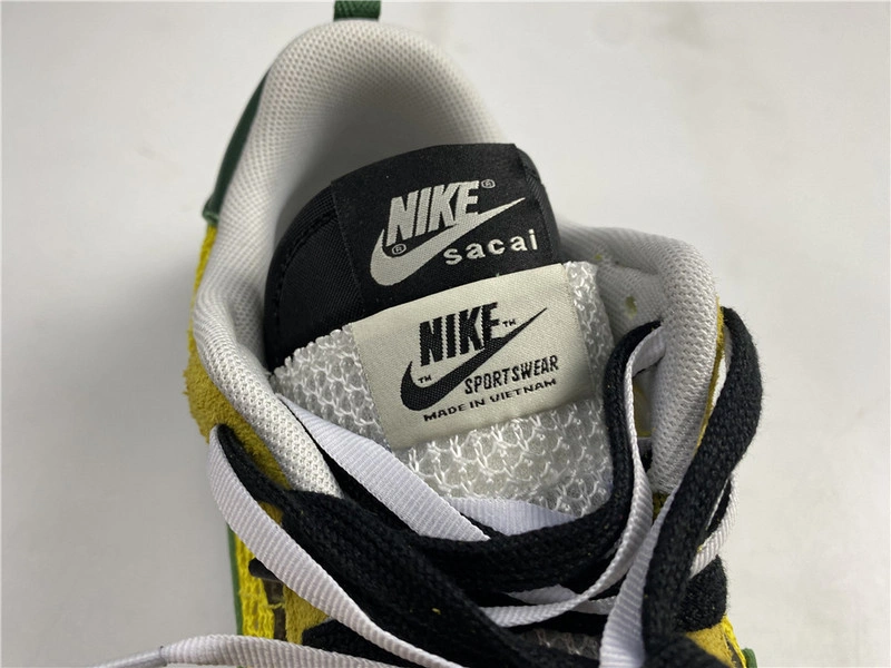 sacai x Nike VaporWaffle “Tour Yellow”  CV1363-700