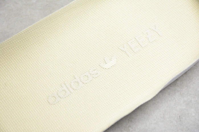 A didas Yeezy Boost 350 V2 Flax FX9028