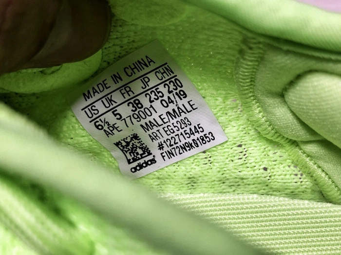 ADIDAS YEEZY BOOST 350 V2 “Glow in the dark”EG5293