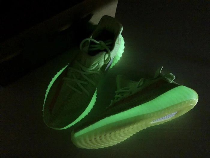 ADIDAS YEEZY BOOST 350 V2 “Glow in the dark”EG5293