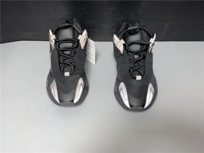 ADIDAS YEEZY BOOST 700 MNVN TRIPLE BLACK - FV4440