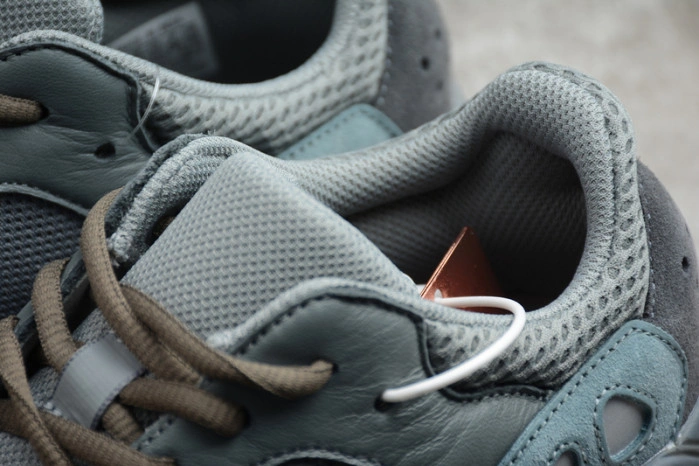 ADIDAS YEEZY BOOST 700 “TEAL BLUE” FW2499