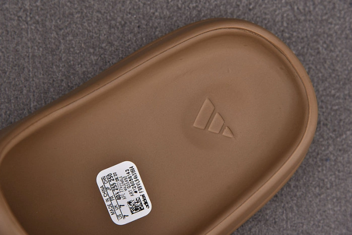ADIDAS YEEZY SLIDE Core G55492