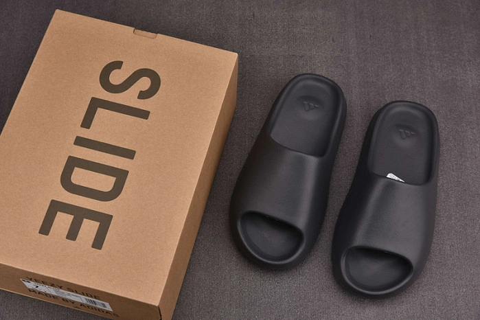 ADIDAS YEEZY SLIDE Onyx HQ6448