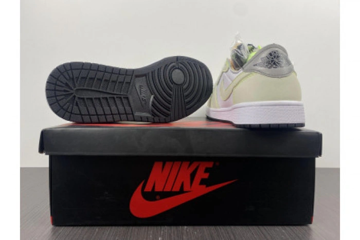 AIR JORDAN 1 LOW OG WHITE GHOST GREEN-BLACK DM7837-103