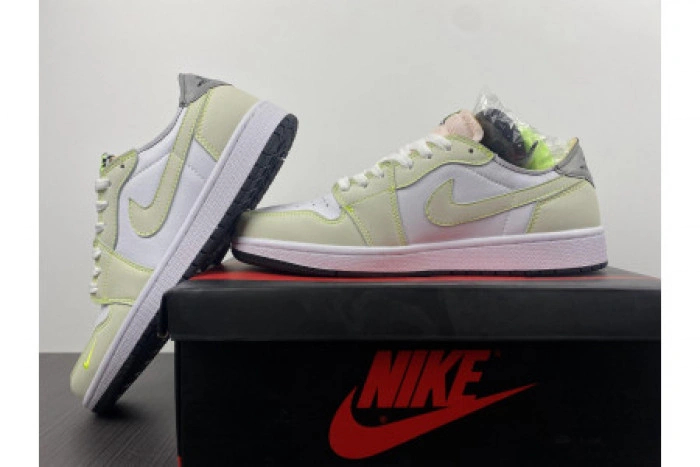 AIR JORDAN 1 LOW OG WHITE GHOST GREEN-BLACK DM7837-103