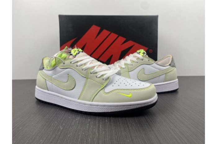 AIR JORDAN 1 LOW OG WHITE GHOST GREEN-BLACK DM7837-103