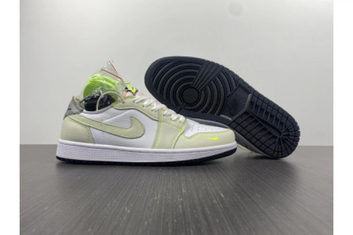 AIR JORDAN 1 LOW OG WHITE GHOST GREEN-BLACK DM7837-103
