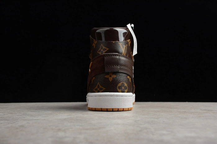 AIR JORDAN 1 O-W -LouiV AQ0818-158 (WITH CASE)