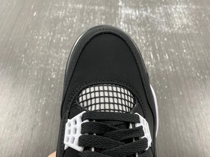 AIR JORDAN 4 RETRO WHITE THUNDER  FQ8135-001